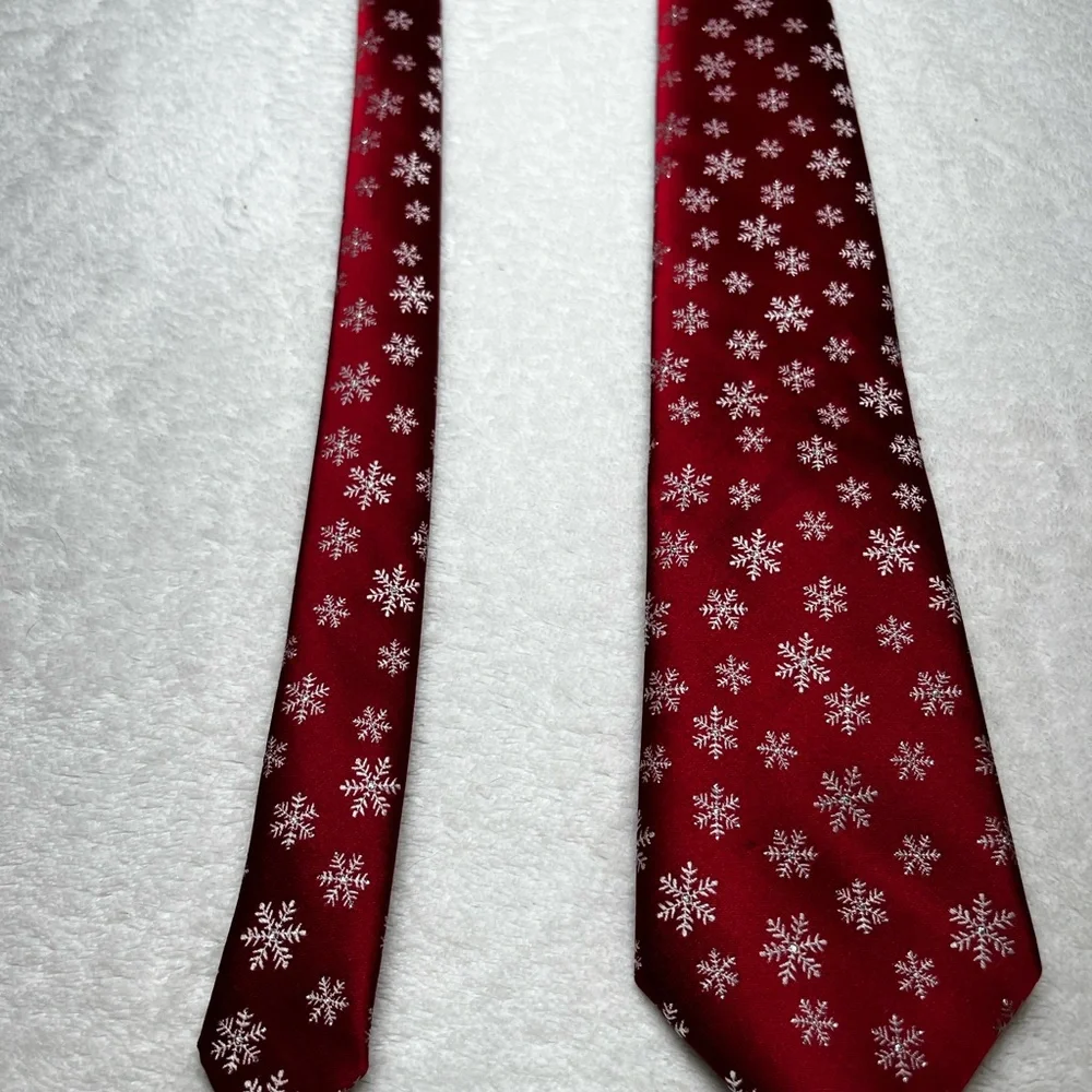 Noel Red Snowflake Christmas Tie Holiday Mens Necktie